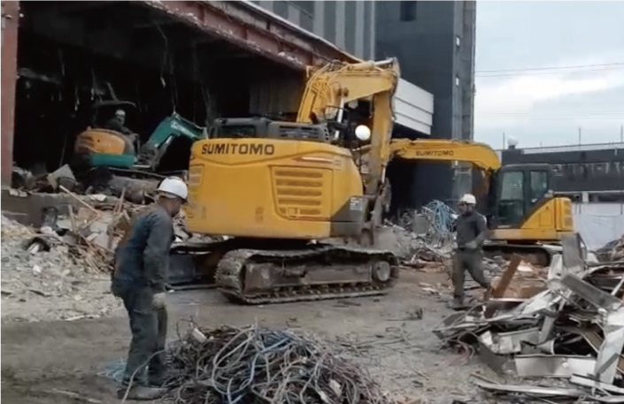 必要に応じて当社スタッフが積載しますのでご相談ください。免許保持者が安全に荷物を積み込みます。